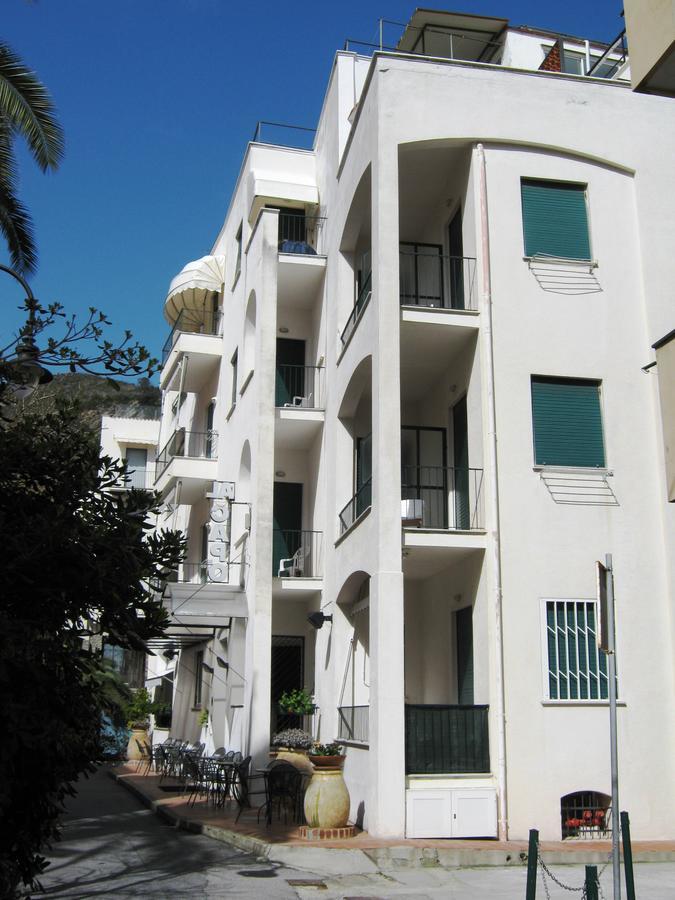 Hotel Al Capo Varigotti Exteriér fotografie